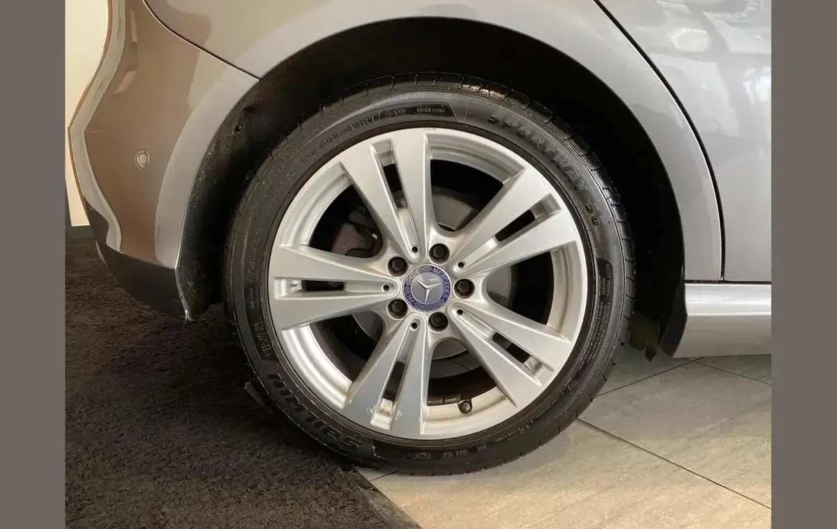 Begagnad Mercedes A180 Premium Plus 122 HK (89 kW) 2016 Grå Halvkombi