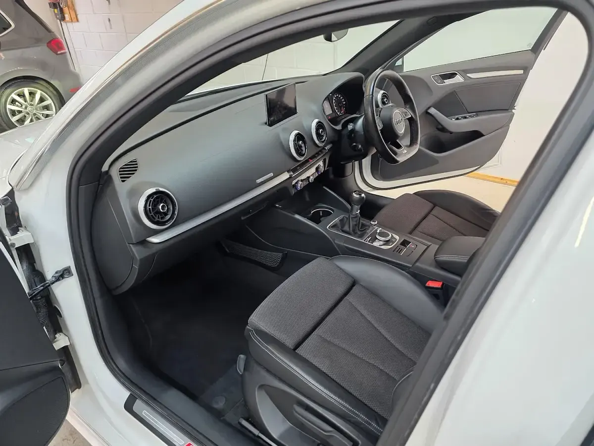 Used Audi A3 Sportback S-Line 150 HP (110 kW) 2016 White Hatchback