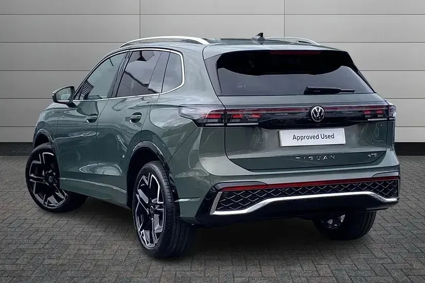 New VW Tiguan R-line 150 HP (110 kW) 2026 Cipressino green SUV