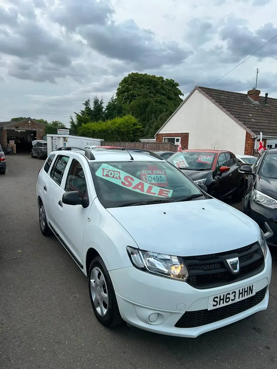 Used Dacia Logan MCV Ambiance 2013 White Estate