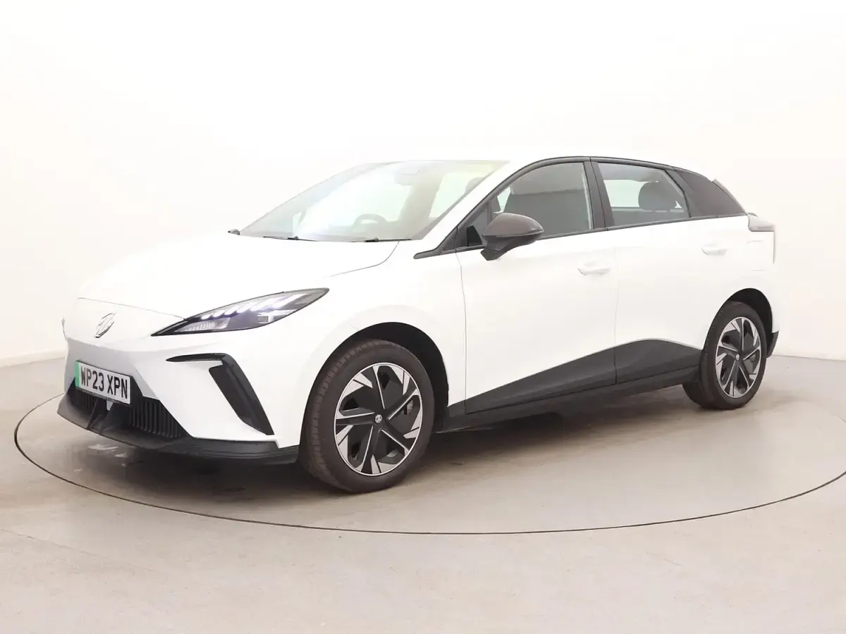 Used MG MG4 EV SE 319 kW (435 HP) 2023 White Hatchback
