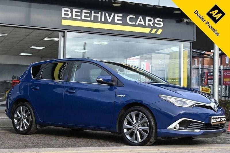 Used Toyota Auris 136 HP (100 kW) 2018 Blue Hatchback