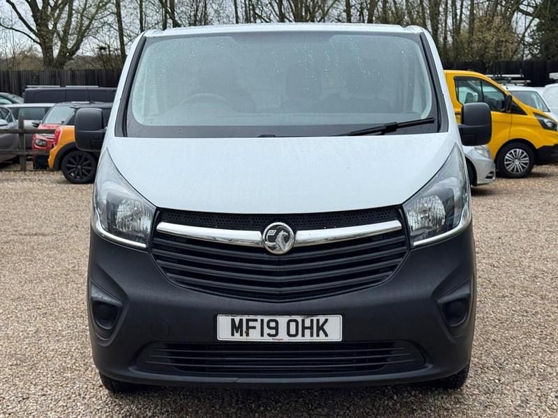 Second-hand Vauxhall Vivaro 95 CP (69 kW) 2019 Alb Monovolum
