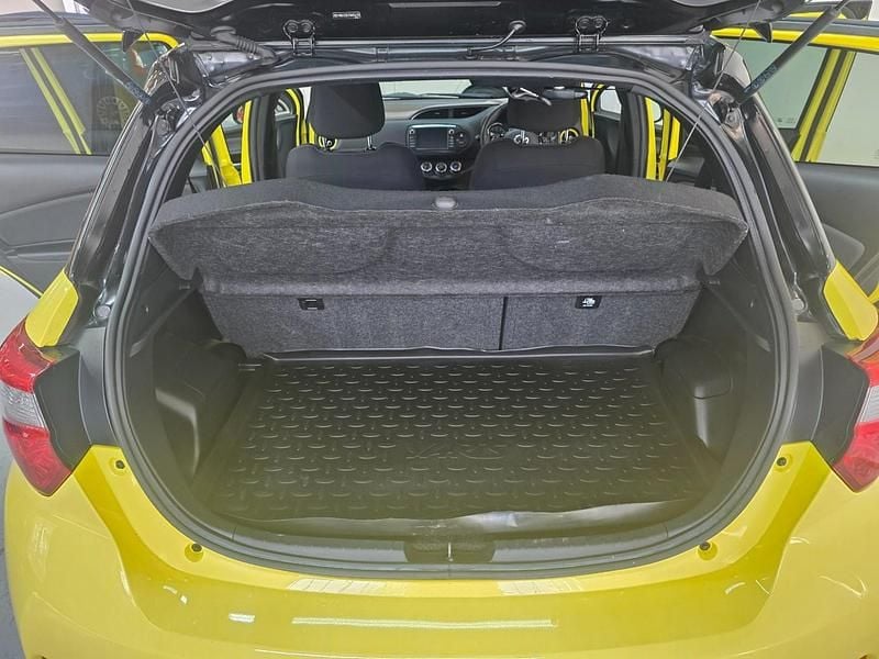 Usado Toyota Yaris Edition 2017 Amarelo Citadino