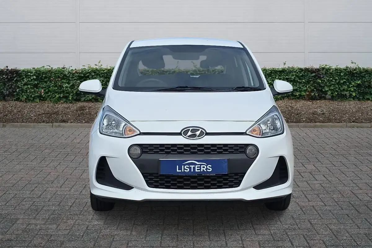 Used Hyundai i10 SE 2017 White Hatchback