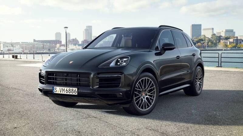 Jet black metallic Used 2022 Porsche Cayenne Platinum Edition SUV | £59,990 (A bit pricey) - Image 1/4