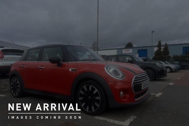 Used Mini Cooper Exclusive 134 HP (98 kW) 2019 Orange Hatchback