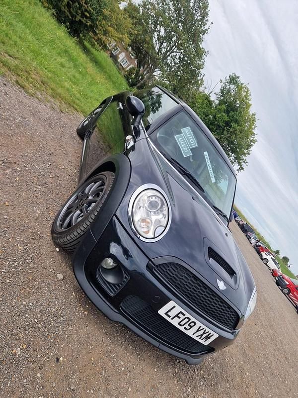 Black Used 2009 Mini Cooper S Hatch Hatchback | £5,995 (Fair price) - Image 1/4