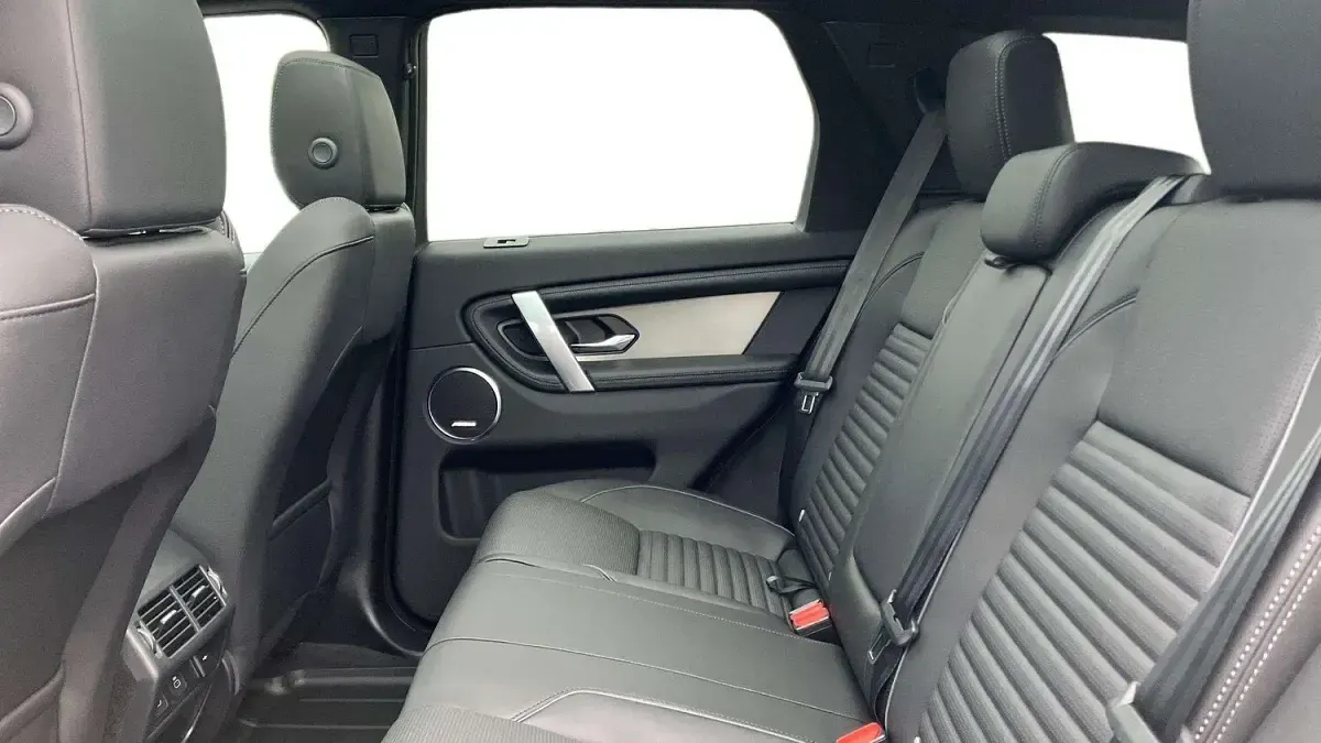 New Land Rover Discovery 5 SE Dynamic 269 HP (197 kW) 2026 Black SUV