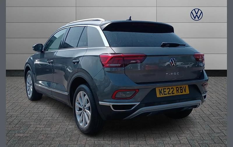 Usado VW T-Roc Style 150 HP (110 kW) 2022 Cinzento SUV