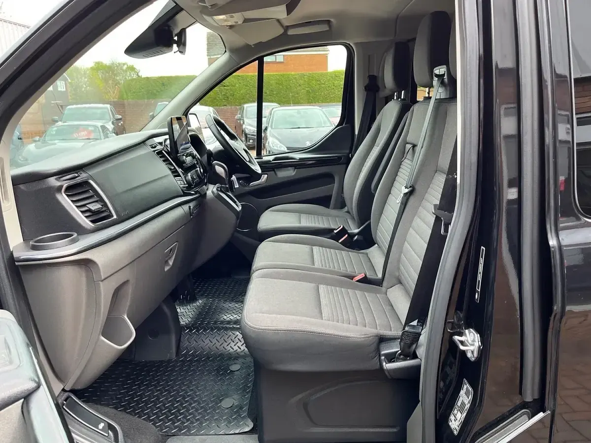 Used Ford Tourneo Titanium 130 HP (95 kW) 2021 Black MPV