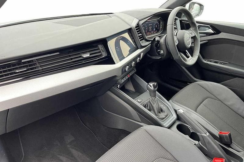 Used Audi A1 S-Line 113 HP (83 kW) 2025 White SUV