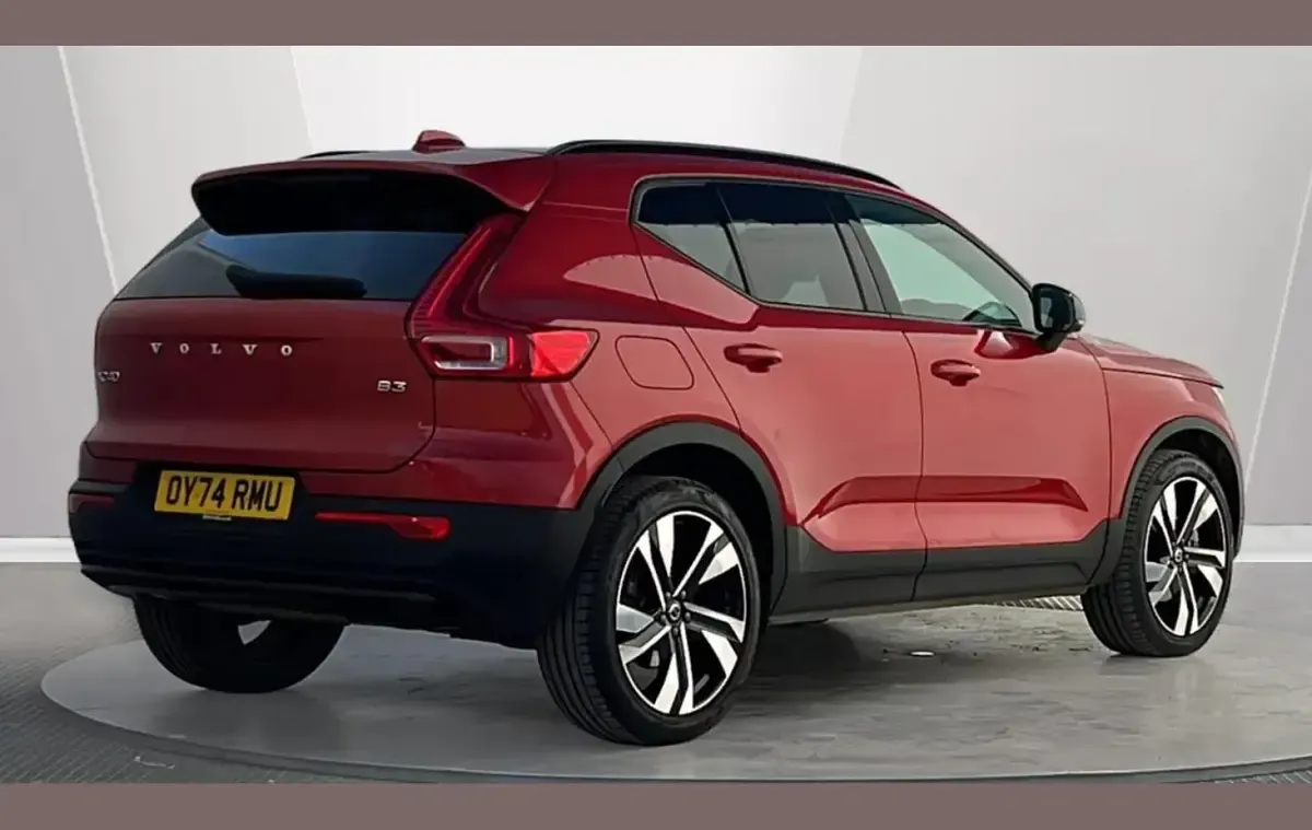 Used Volvo XC40 Plus 163 HP (119 kW) 2024 Red SUV