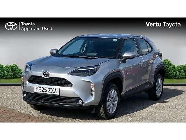 Used Toyota Yaris Cross 113 HP (83 kW) 2025 Silver SUV
