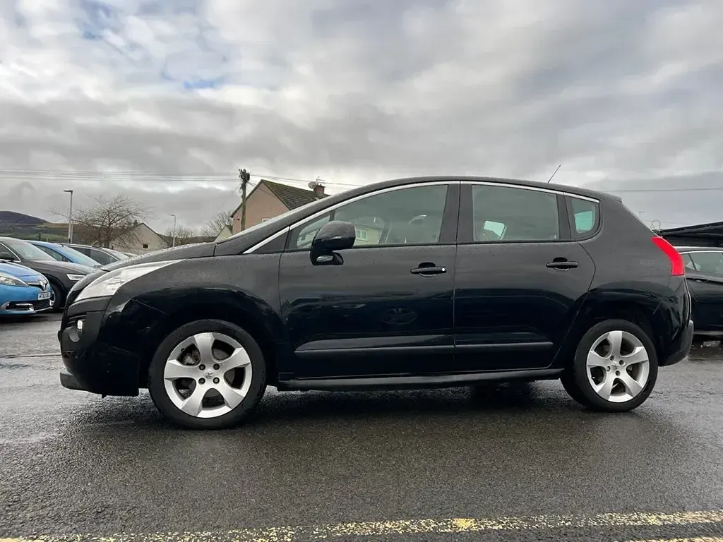 Used Peugeot 3008 Active 115 HP (84 kW) 2013 Black Hatchback