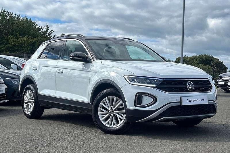 White Used 2022 VW T-Roc Life SUV | £18,795 (Fair price) - Image 1/4