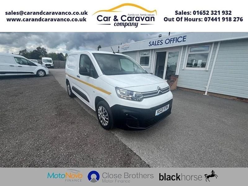 White Used 2021 Citroën Berlingo MPV | £6,450 (Super price) - Image 1/4