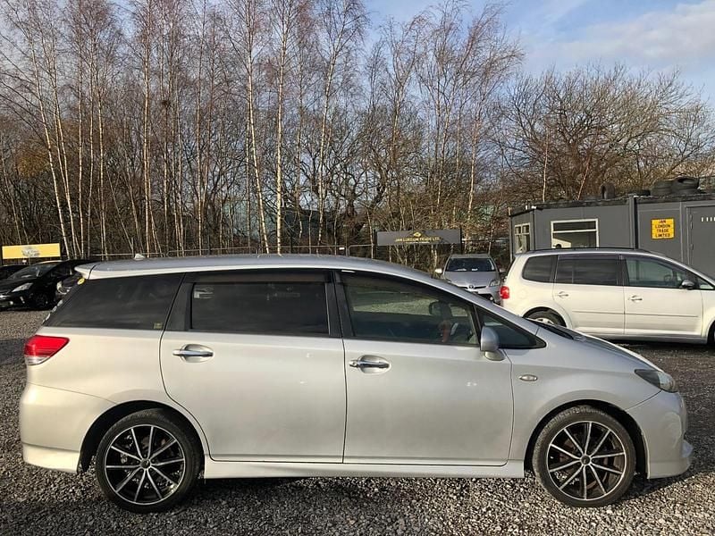Used Toyota Wish 2025 Silver MPV