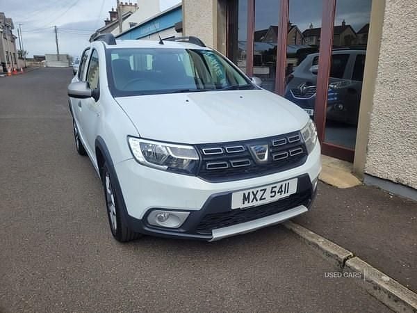 Used Dacia Sandero Essentiel 90 HP (66 kW) 2018 White Hatchback