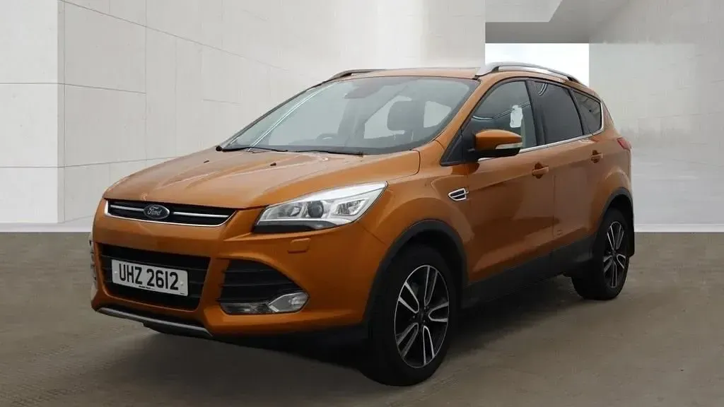 Käytetty Ford Kuga Titanium X 180 HP (132 kW) 2016 Oranssi Katumaasturi