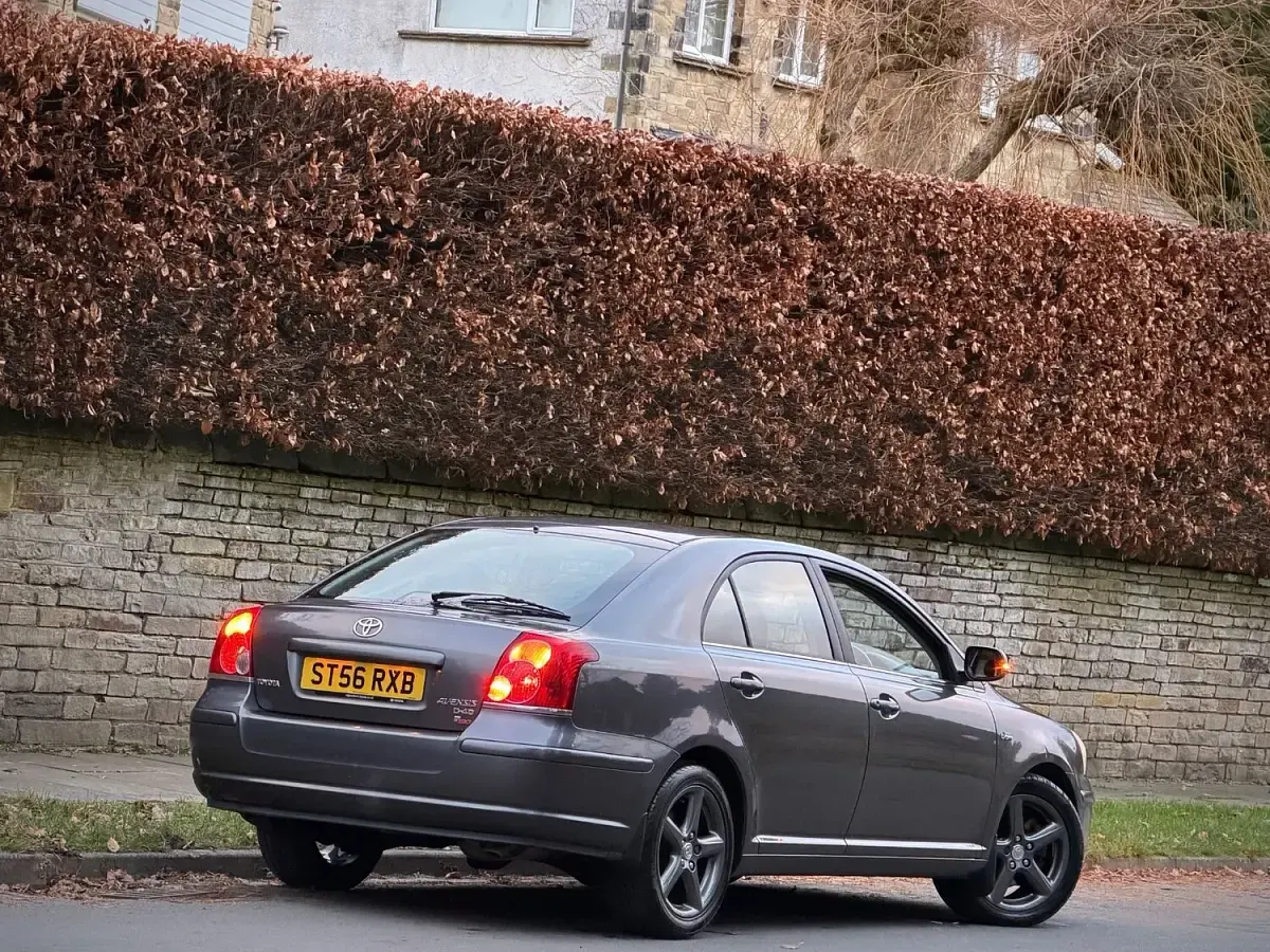 Used Toyota Avensis T1 2006 Grey Hatchback