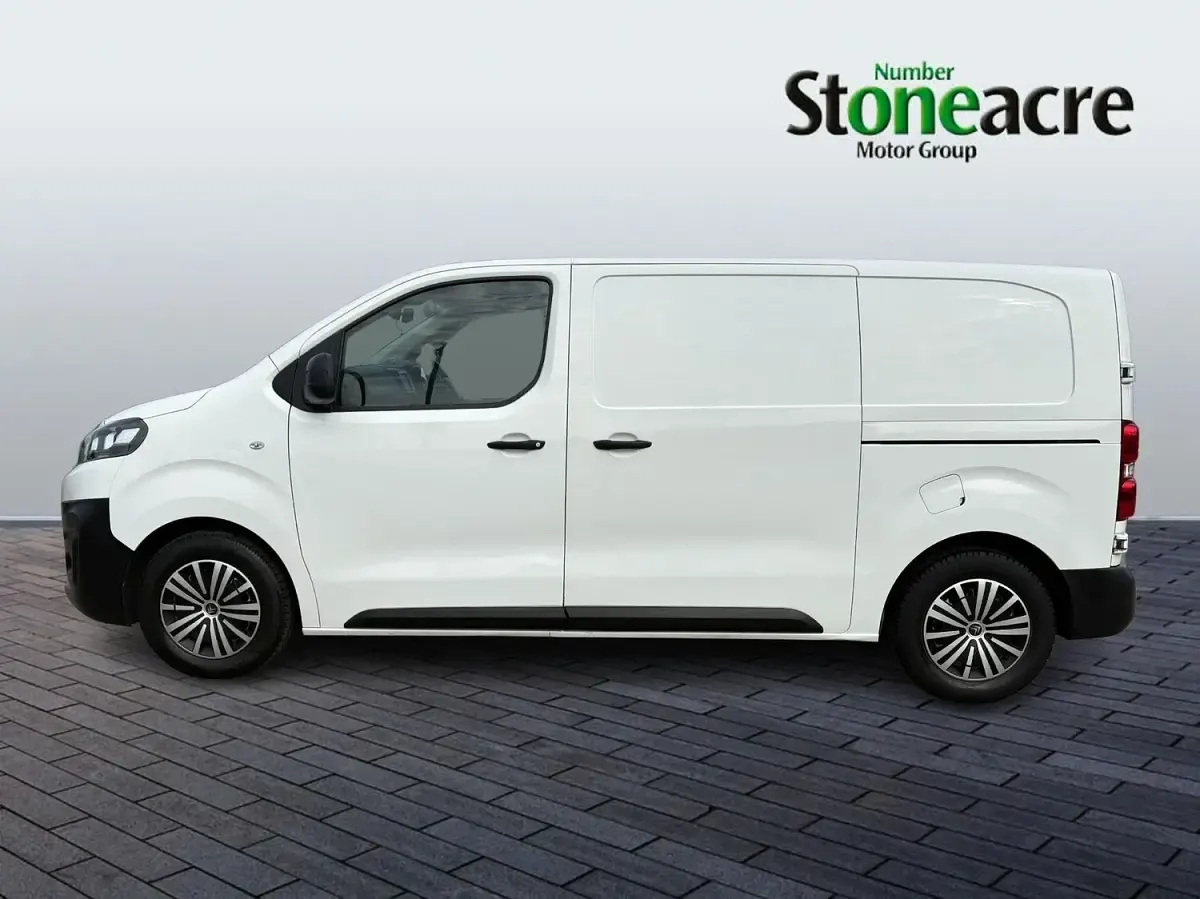 Used Citroën Dispatch 100 HP (73 kW) 2019 White MPV