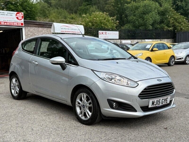 Silver Used 2015 Ford Fiesta Zetec Hatchback | £4,995 (Good price) - Image 1/4