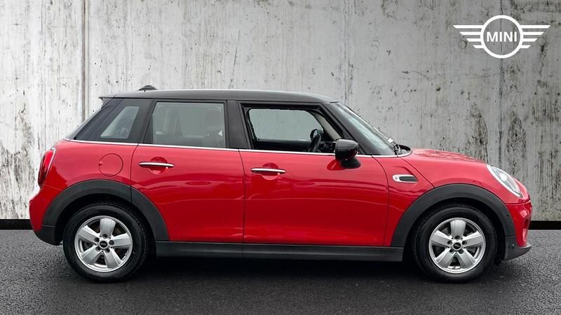 Used Mini Cooper Classic 134 HP (98 kW) 2020 Red Hatchback