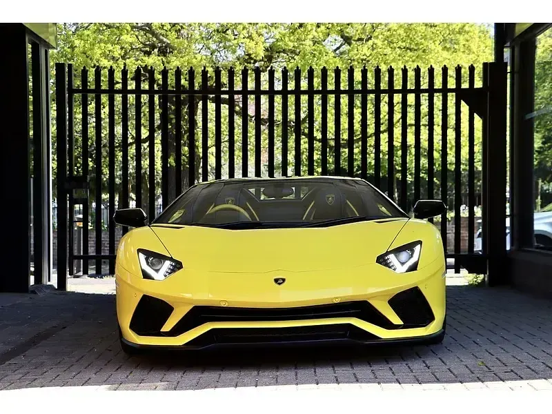 Used Lamborghini Aventador 740 HP (544 kW) 2018 Black Cabriolet