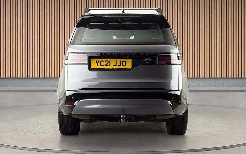 Used Land Rover Discovery 5 SE Dynamic 300 HP (220 kW) 2023 SUV