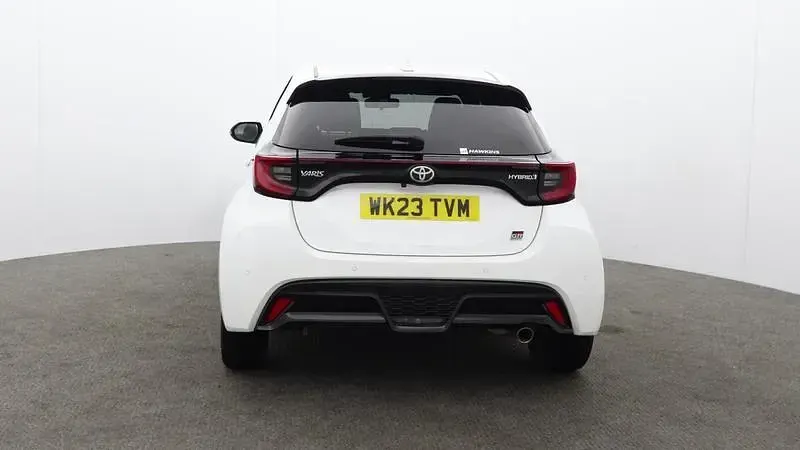 Used Toyota Yaris Hybrid Sport 130 HP (95 kW) 2023 White Hatchback