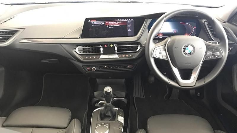 Used BMW 118 Sport Line 148 HP (108 kW) 2020 Blue Hatchback