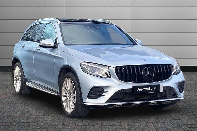 Used Mercedes GLC250 AMG Line Premium 204 HP (150 kW) 2018 Iridium silver Estate