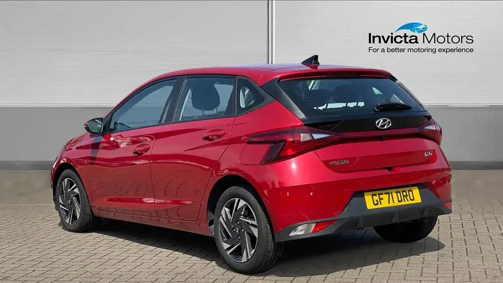 Used Hyundai i20 100 HP (73 kW) 2021 Red Hatchback