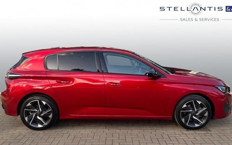 Second-hand Peugeot 308 Allure Premium 131 CP (96 kW) 2023 Roșu Hatchback