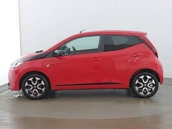 Used Toyota Aygo Trend 72 HP (52 kW) 2019 Red Hatchback