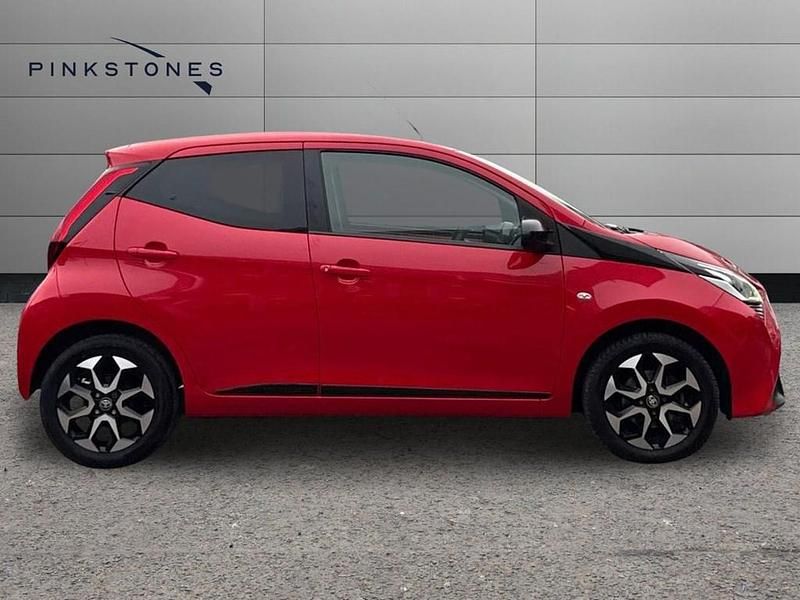 Used Toyota Aygo Trend 72 HP (52 kW) 2019 Red Hatchback