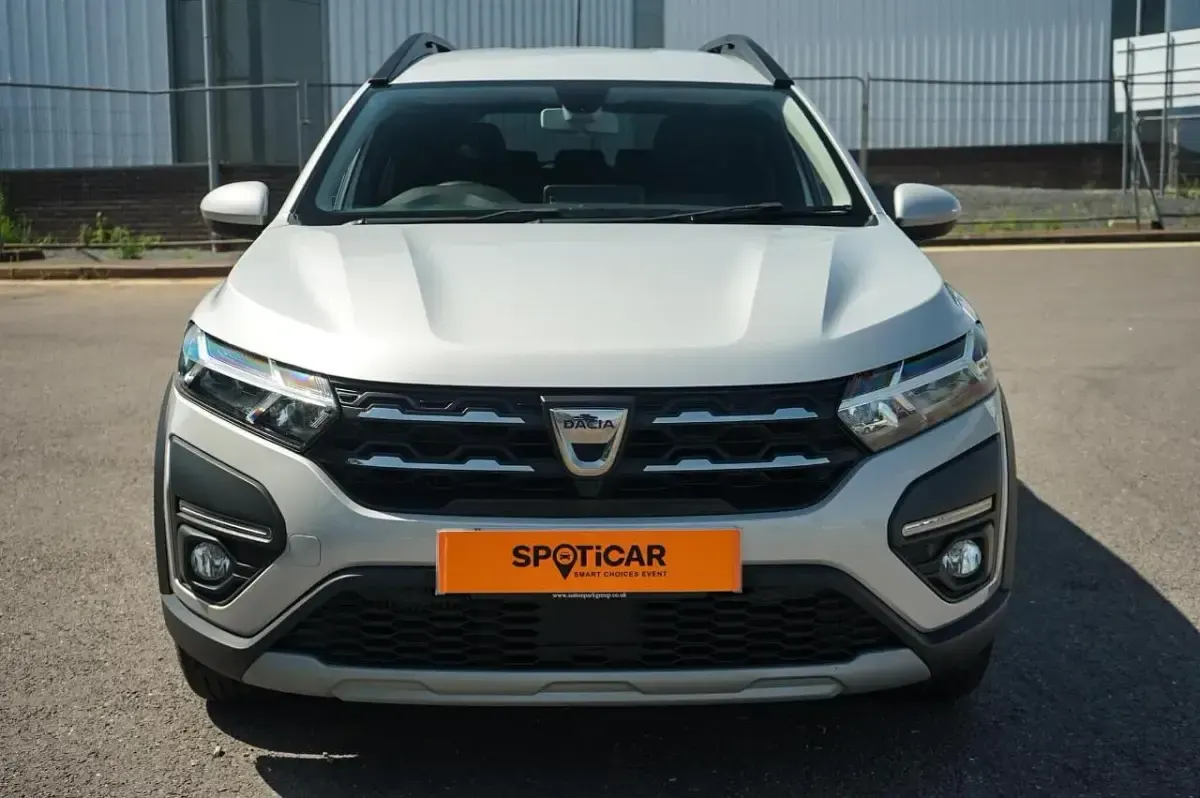 Used Dacia Jogger Comfort 108 HP (79 kW) 2022 Grey MPV