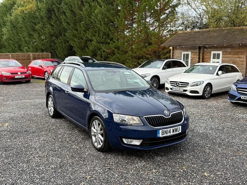 Blue Used 2014 Skoda Octavia Elegance Estate | £5,495 (A bit pricey) - Image 1/4