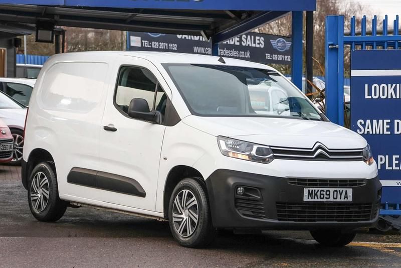 Used Citroën Berlingo 2019 White MPV