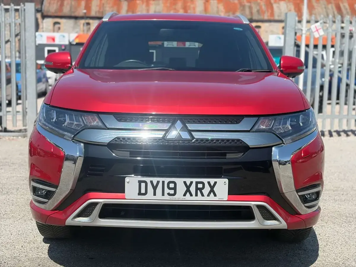 Used Mitsubishi Outlander P-HEV 2019 Red Estate