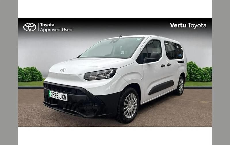 Used Toyota Proace Verso City 100 kW (136 HP) 2025 White Estate