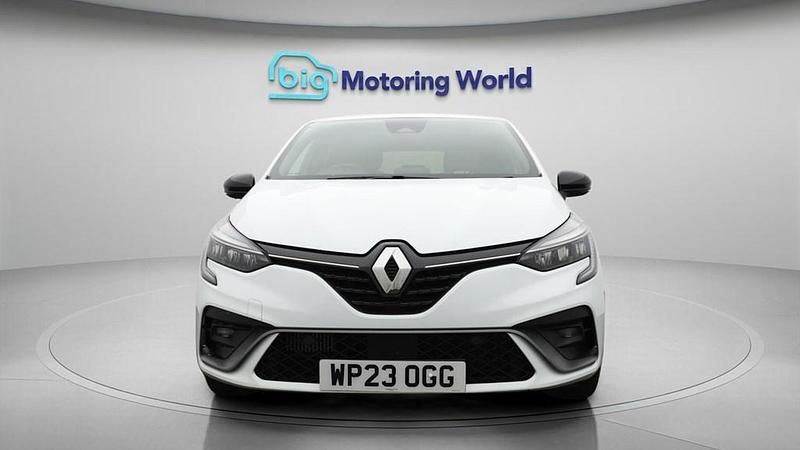 Used Renault Clio V RS Line 90 HP (66 kW) 2023 White Hatchback
