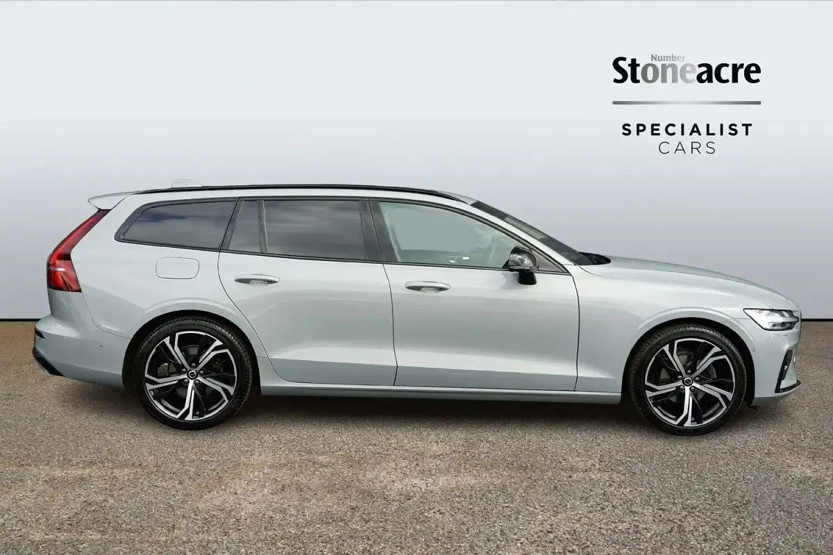 Used Volvo V60 Ultra 194 HP (142 kW) 2025 Grey Estate