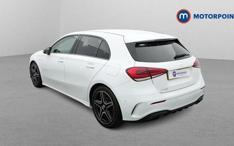Used Mercedes A180 Executive 136 HP (100 kW) 2022 White Hatchback