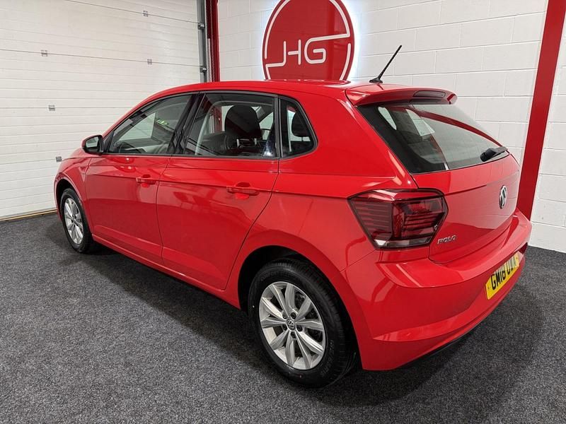 Used VW Polo SE 65 HP (47 kW) 2018 Red Hatchback