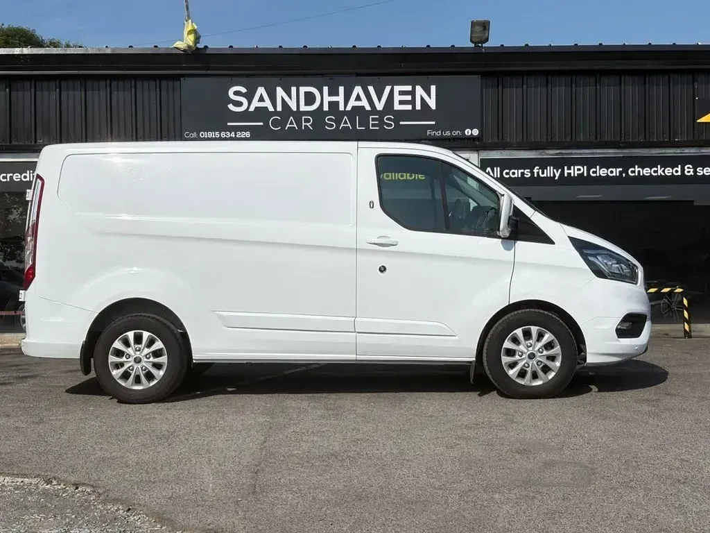 Used Ford Transit Custom Limited 130 HP (95 kW) 2021 White Van