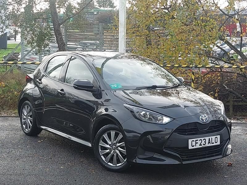 Black Used 2023 Toyota Yaris Hybrid Hatchback | £15,698 (Good price) - Image 1/4