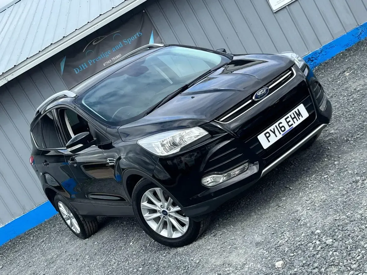 Used Ford Kuga Titanium 150 HP (110 kW) 2016 Black SUV