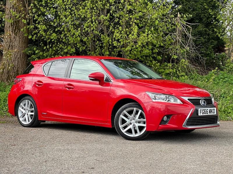 Used Lexus CT200h 136 HP (100 kW) 2016 Red Hatchback